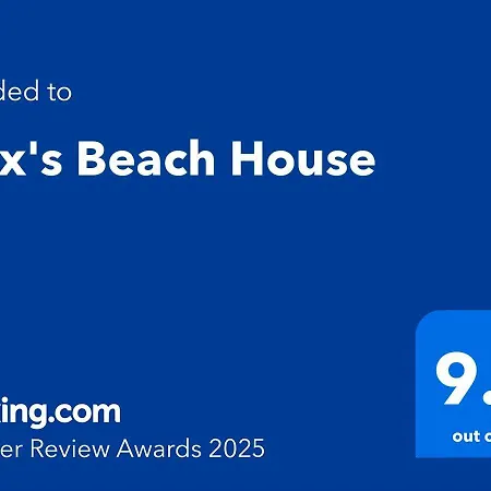 Max'S Beach House Pattaya Exterior photo